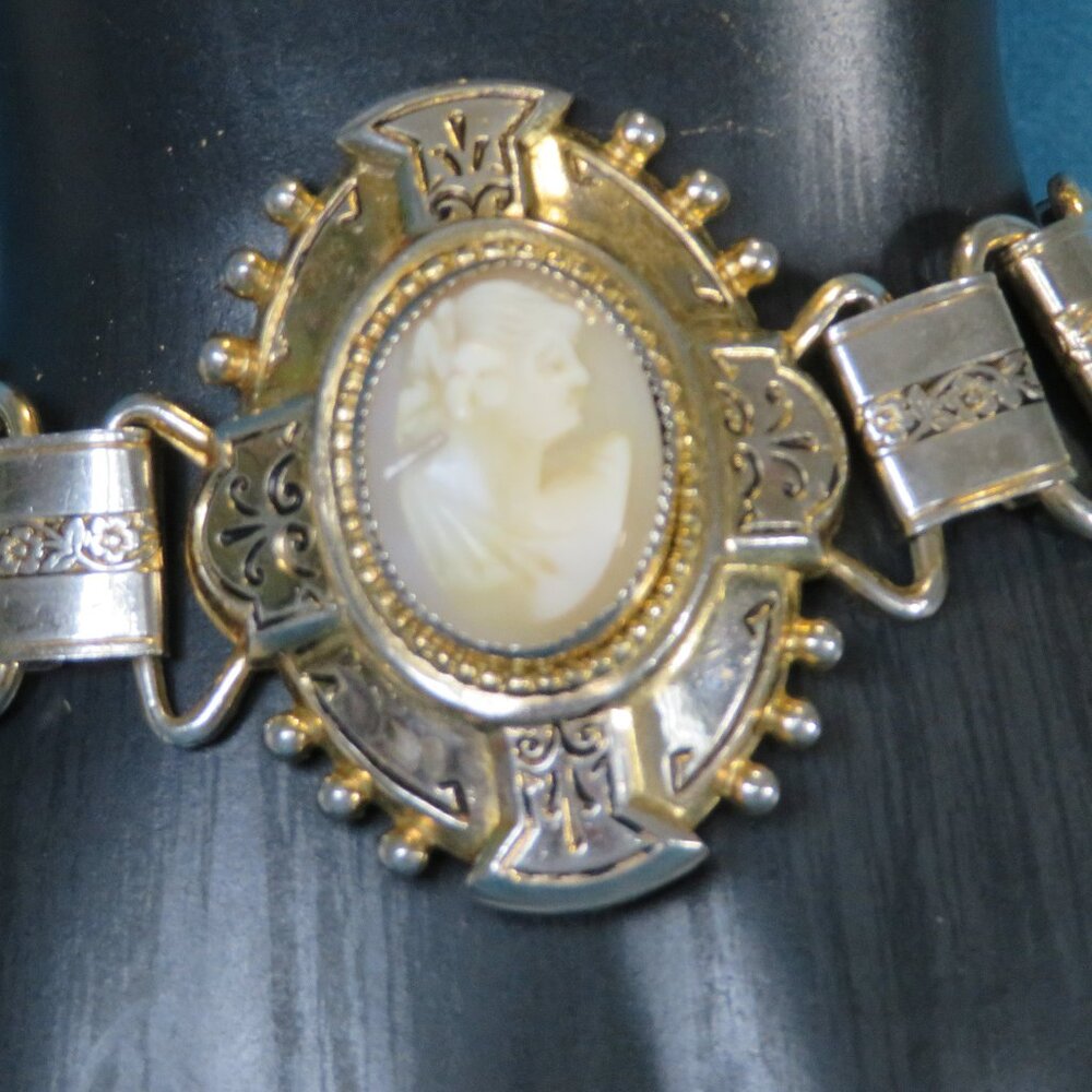 Vintage Victoria 1910 cameo Bracelet with damascene link